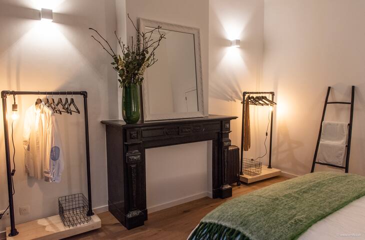 Authentic city house with a lovely patio gallery image 5