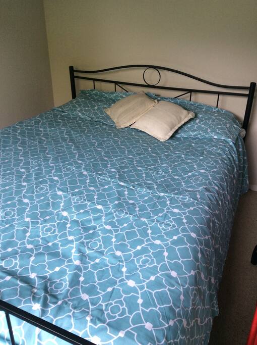 Comfortable Queen bed