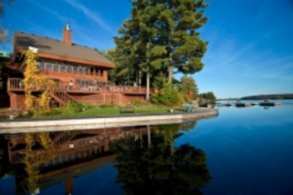 Inn from the lake, boardwalk