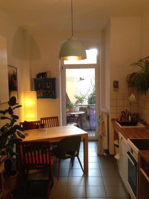 Küche mit Balkon