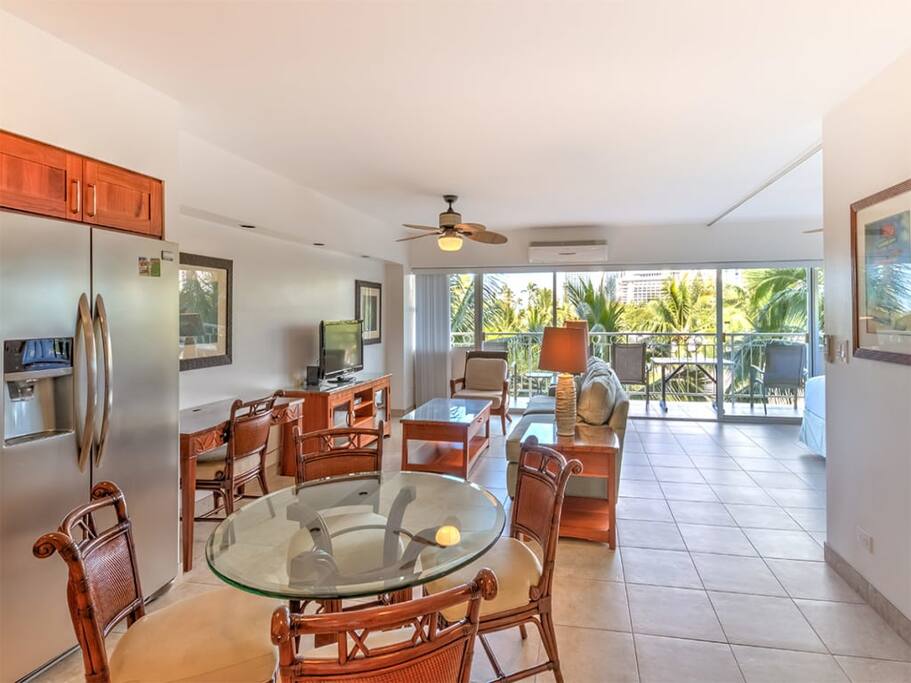 waikiki-shore-1gv-406-11gv-living-01.jpg