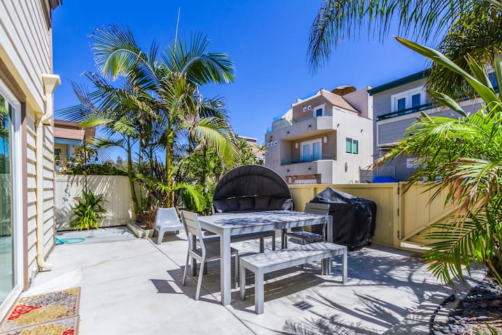 Mission Beach Front, Sunset/Rise Views, 5 Patios
