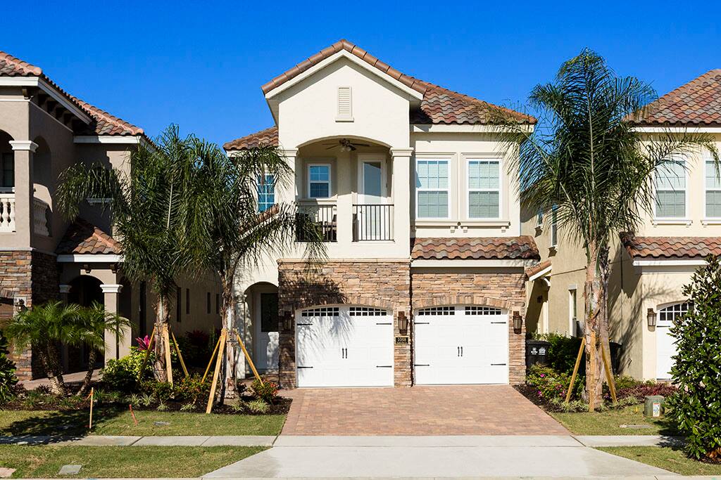 1068 Castle Pines