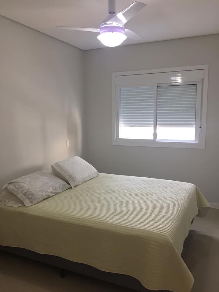Quarto 3 - ukubwa wa malkia wa sanduku la cama