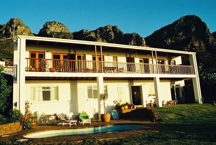 Camps Bay house with seaview for Dec/Jan season gallery image 5