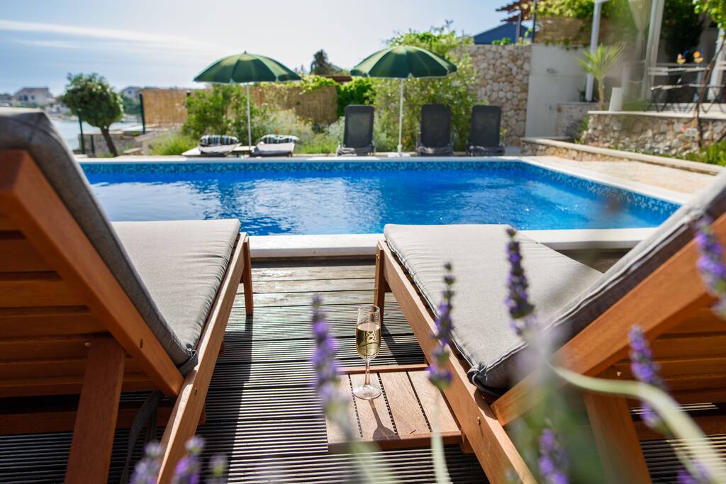 Heated massagge pool