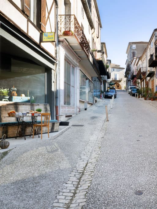 Terrace et vue rue Sainte Pierre