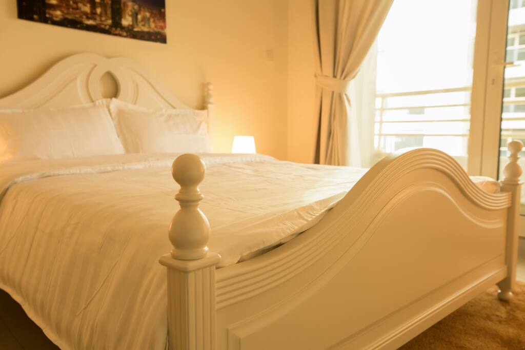 Bedroom no. 2 with a big bed (sleeps 2)