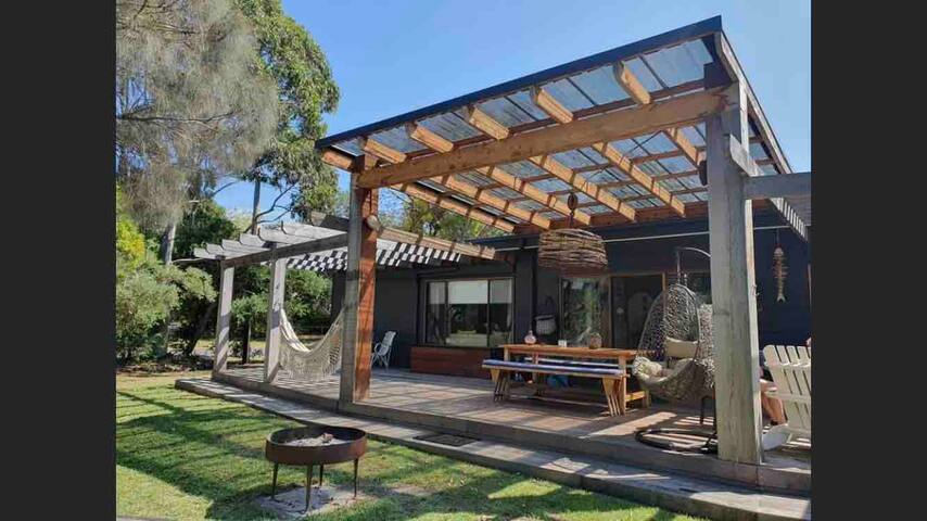 SEA-CHANGE OUR PLACE YOUR PACE – BARWON HEADS