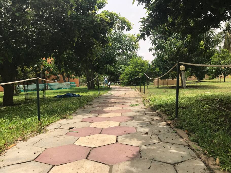 Walkway to Domaine Ademayou