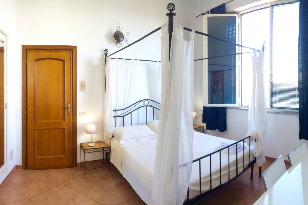 The bedroom with sea views