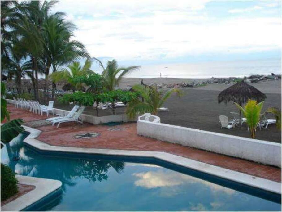 Alberca y Playa