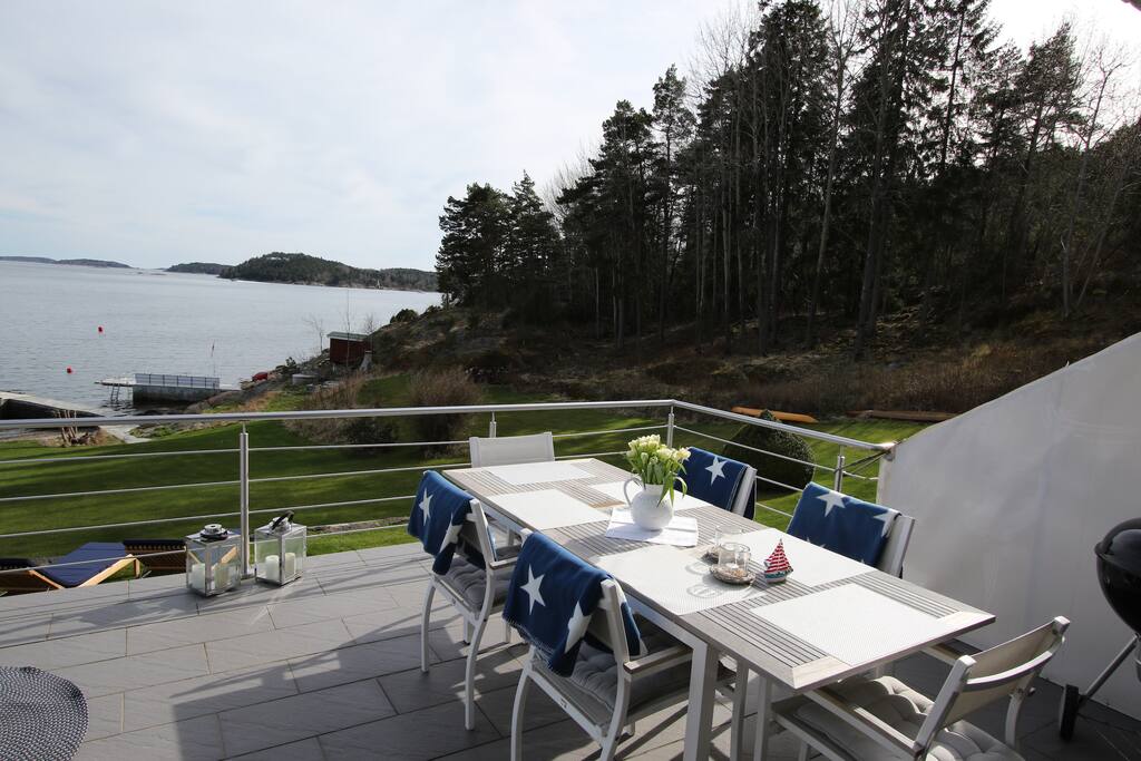 Deilige frokoster i formiddagssol/likeså herlige sommerkvelder med grilling på terrassen!