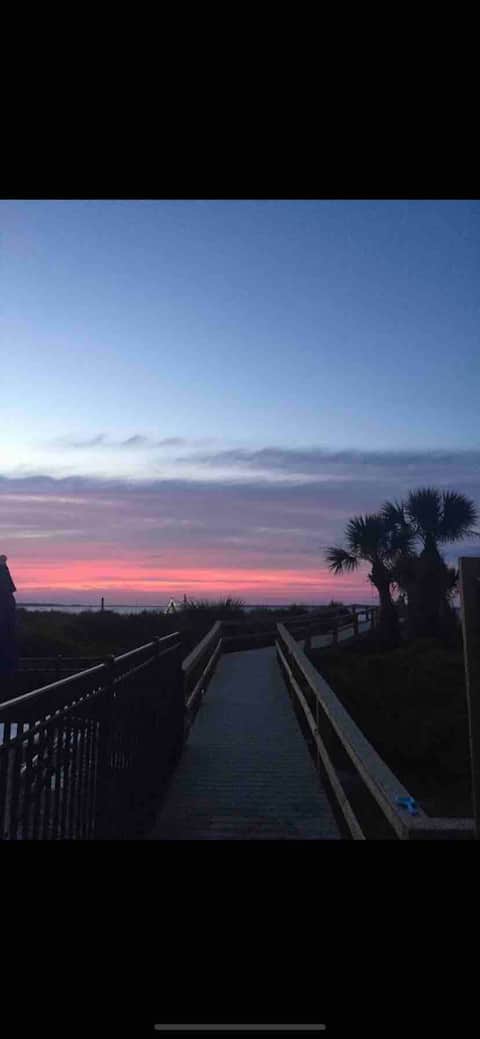 Steps to sand! Pool- keyless entry-gated- Sunsets