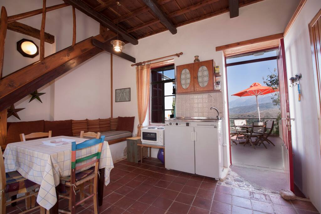 sitting room and kitcen area