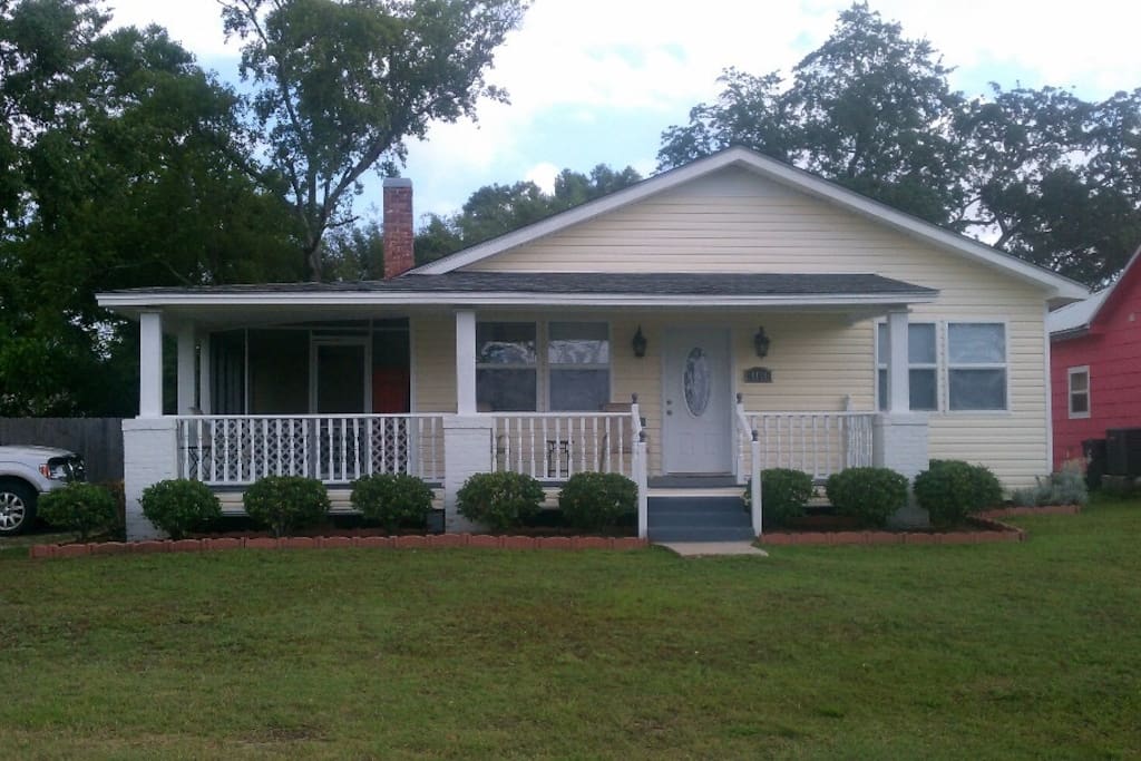 “GulfportBreeze”WalktoBeach,2King Bed(BEACHOPEN) Houses for Rent in