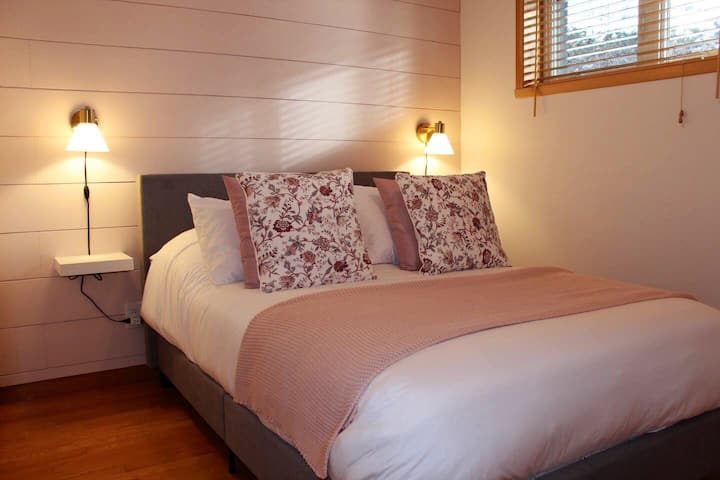 غرفة النوم الثالثة - سرير مزدوج 