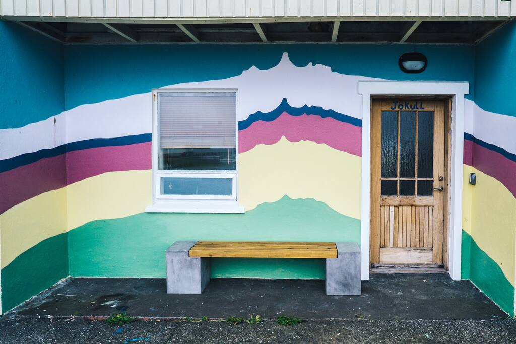 This is the entrance to Jökull Family Apartment.