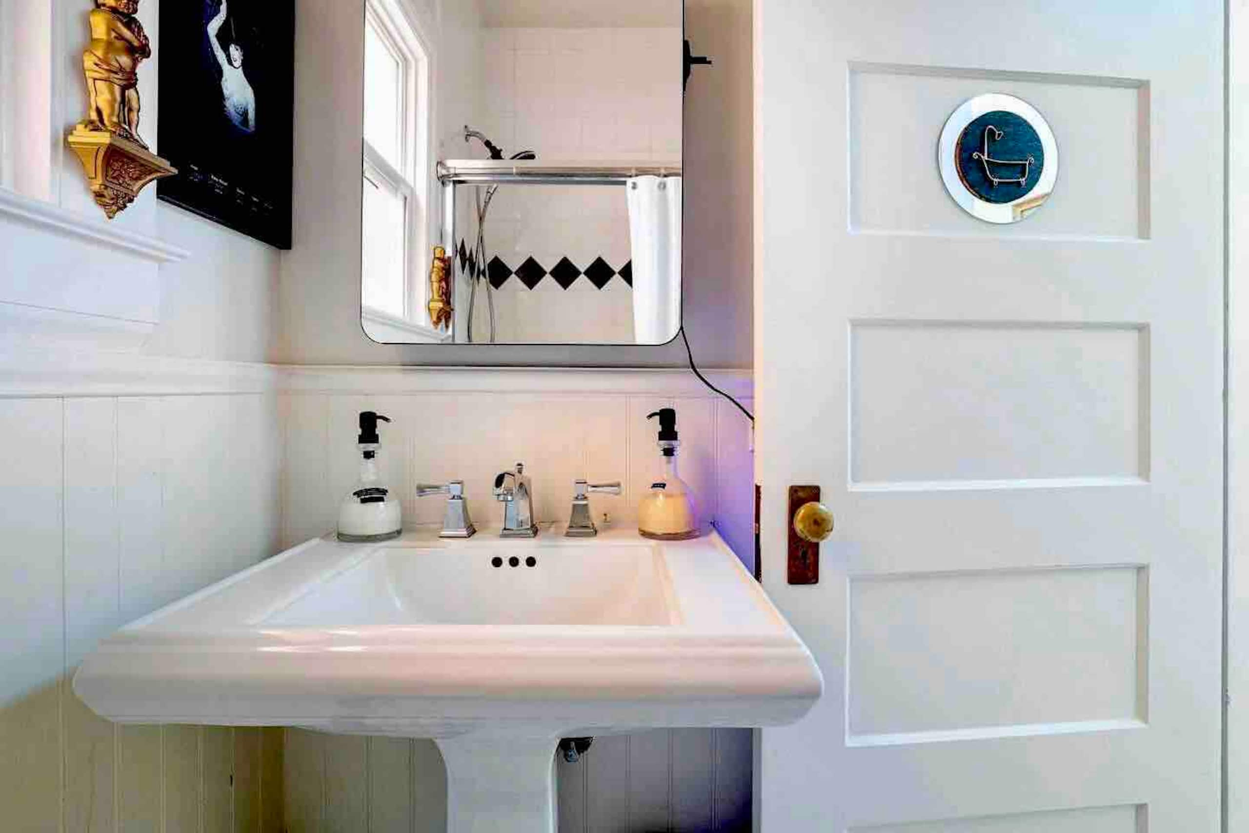 Home in San Francisco · ★4.92 · 4 bedrooms · 4 beds · 1 bath - Image 86