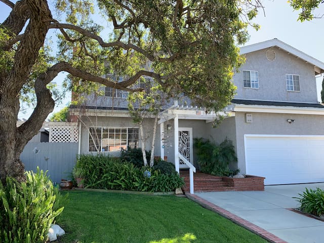 Beach themed 2 Brm, 1 Ba home Culver City Area