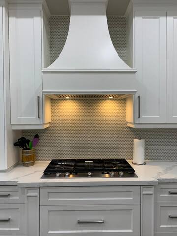 Executive Home ~ Close to Downtown Toronto gallery image 5