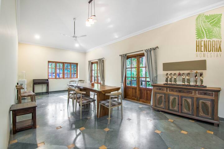 Dining area image 3