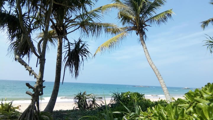 Beachfront Hideout In Balapitiya - Sri Lanka