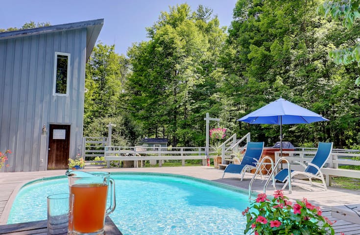 Secluded 7acres, Saline Heated Pool, Spa, Stream !