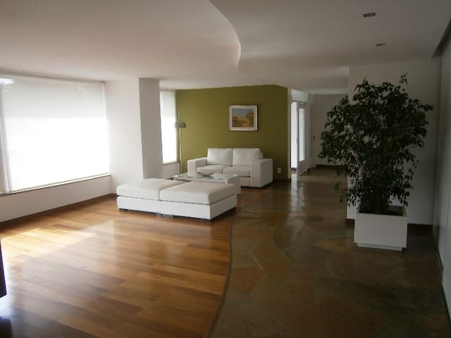 #Departamento de 1 Dormitorio en Edificio Uruguay