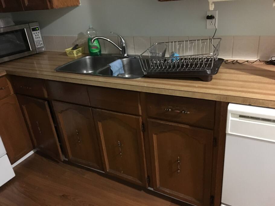kitchen (common space) 1