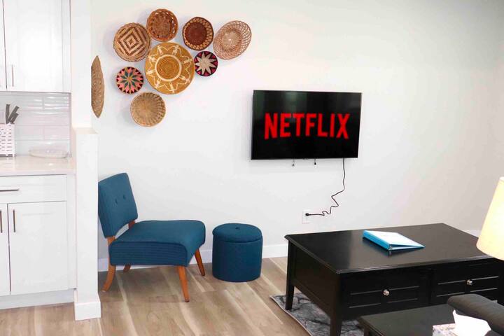 Relaxing Home|Central Area Winnipeg|Free Parking gallery image 2