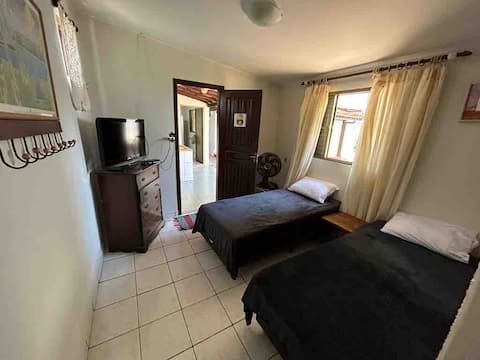 Side House 3 bedrooms/ en-suite with air- up to 7 people