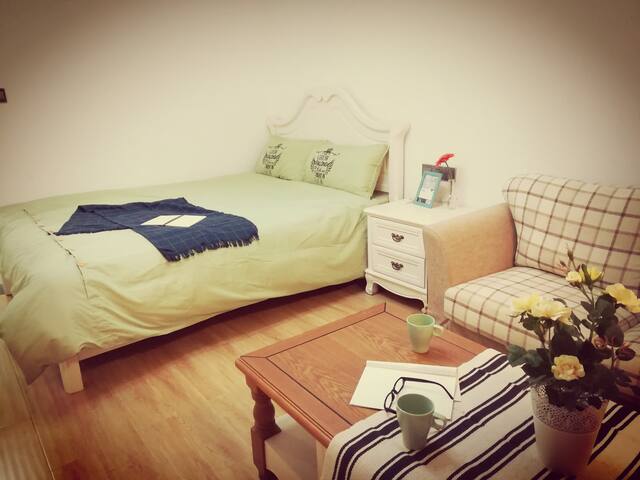 【阿力姐姐的家】解放碑 出门轻轨站 紧邻洪崖洞 3D魔幻城市 山城地貌特色民居 独立整套非合住