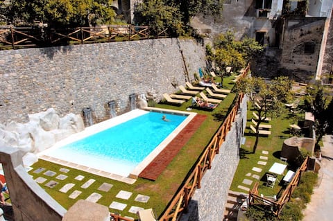 Loft apartments with pool BY AMALFIVACATION.IT