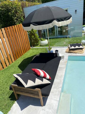 Emi-Lou’s at Palm Beach, Mineral Pool, A/C, Sauna gallery image 3