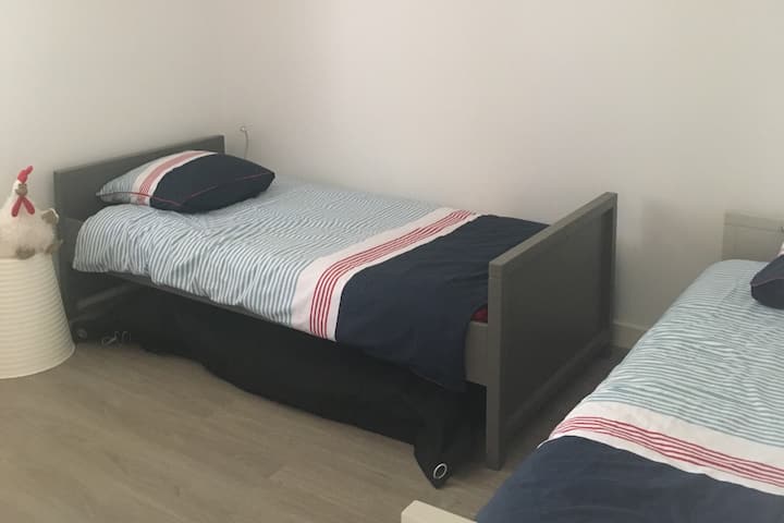 4th bedroom (2 beds 90 cm on the ground floor)