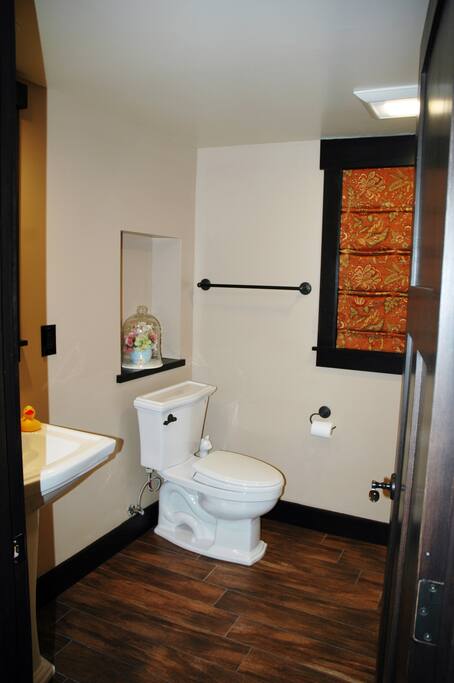 Private Bathroom for 2nd Bedroom