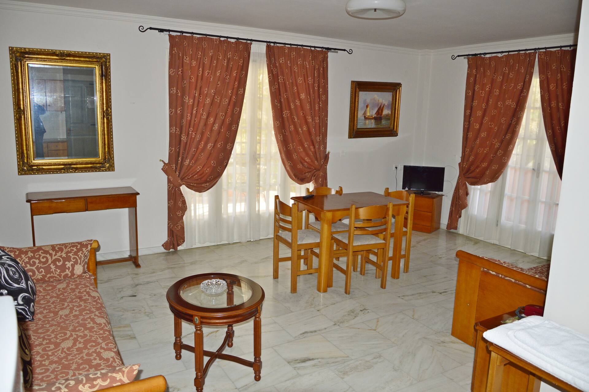 Odysseus Palace — foto 4