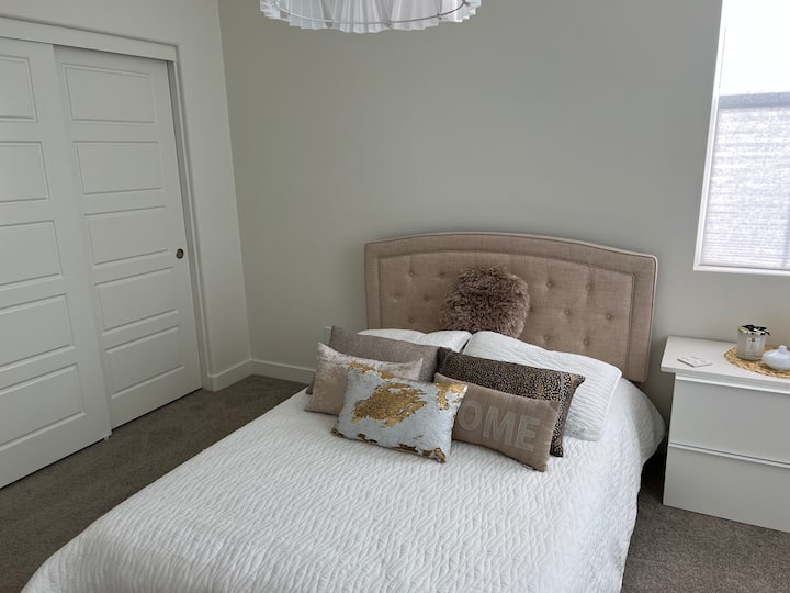 Welcome On Bed & Breakfast With Free Parking Area - Menifee, CA