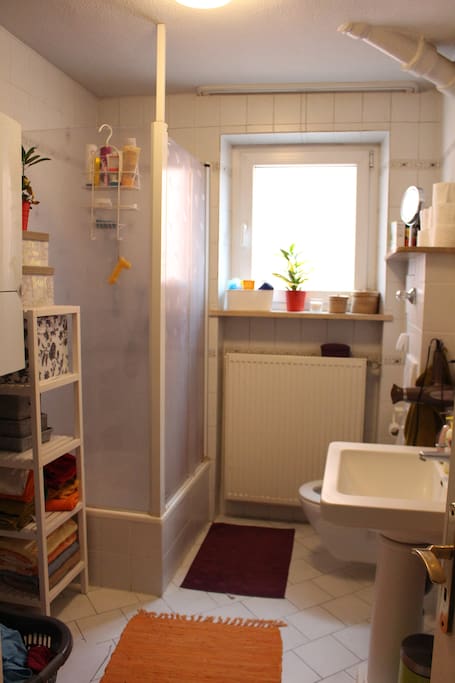 Badezimmer mit Dusche