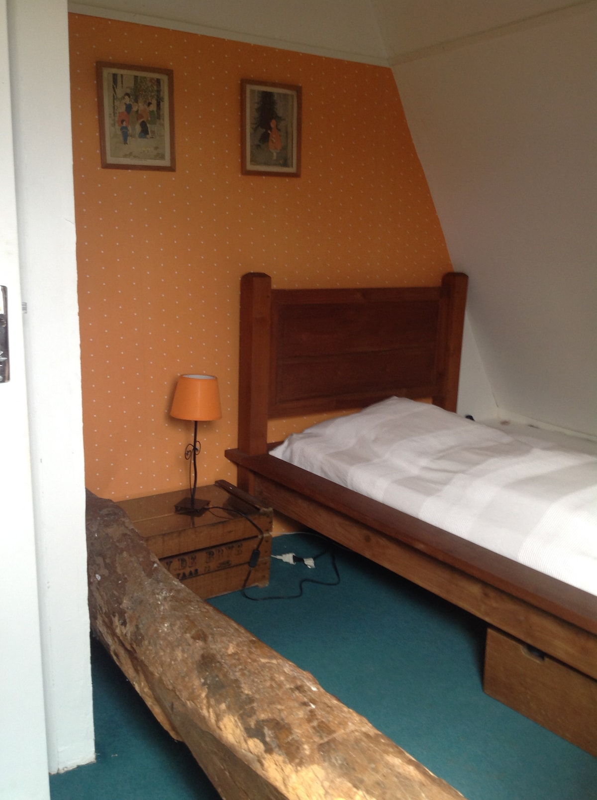 غرفة النوم 2، سرير فردي