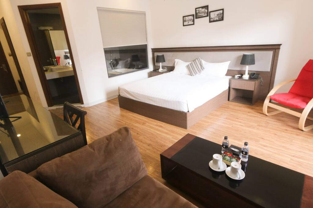 Feeling the royal space with luxury design and furnitures