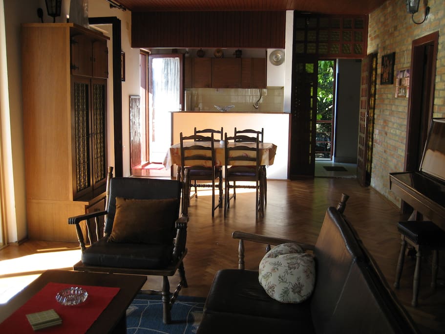 Living room, open kitchen