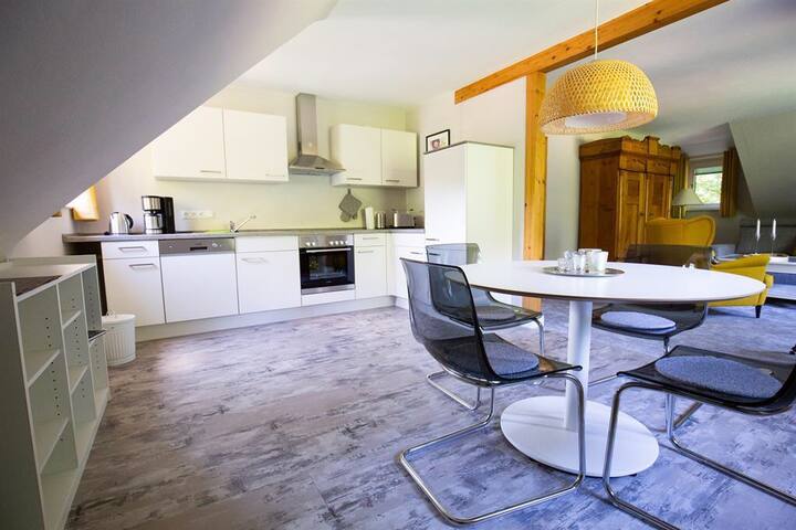 Moderne Ferienwohnung in idyllischer Waldrandlage