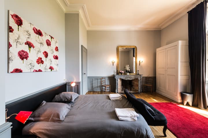 Armand Room