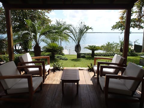 Almendro de Agua House