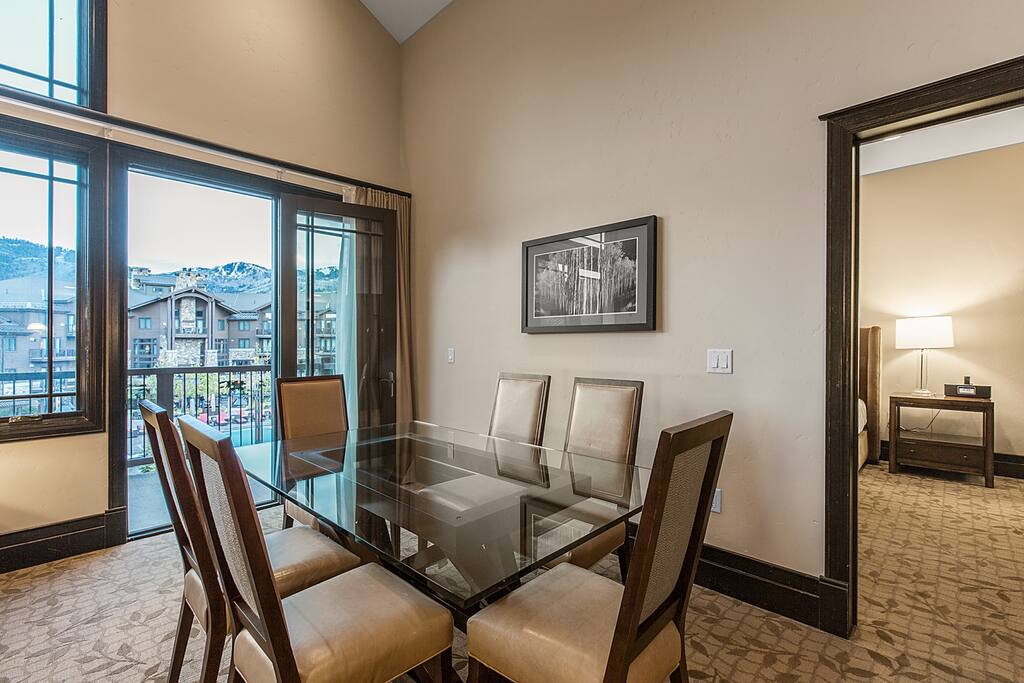Dine in style for 6 people