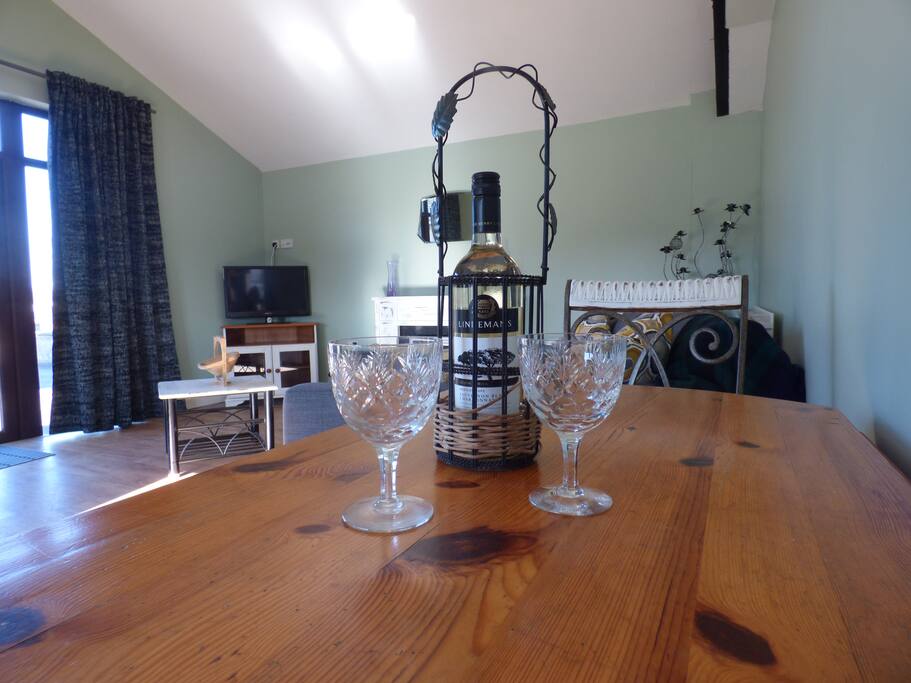 Sitting/Dinning area