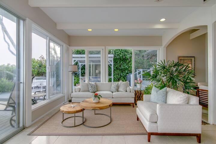 * South Shore 35 – Beach Front w/Hot Tub Honolulu gallery image 3