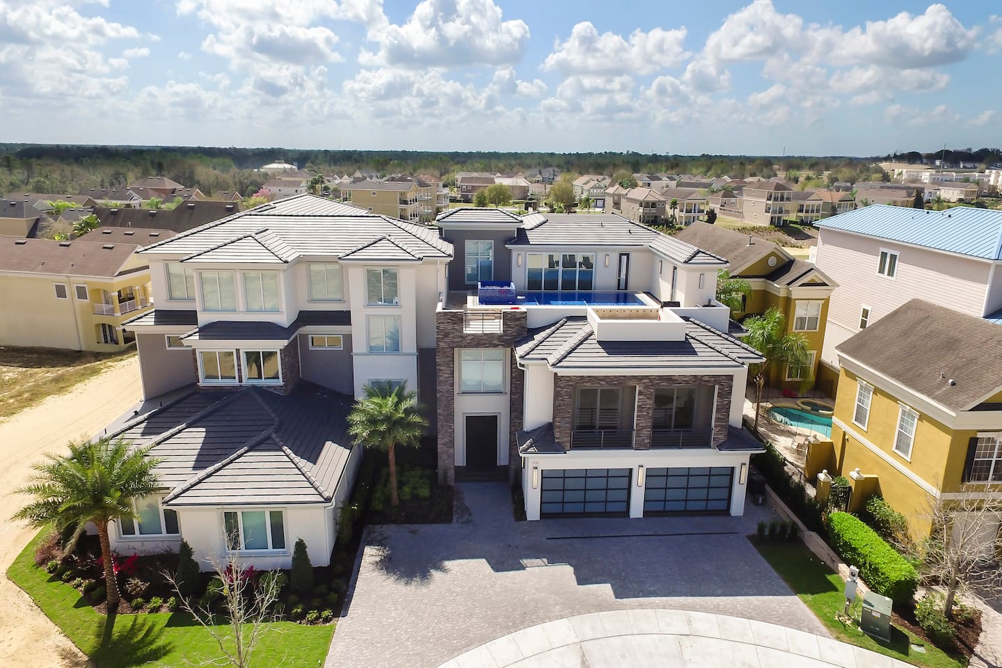 14Bdrm Luxe Mansion With Lazy River Houses For Rent In Reunion